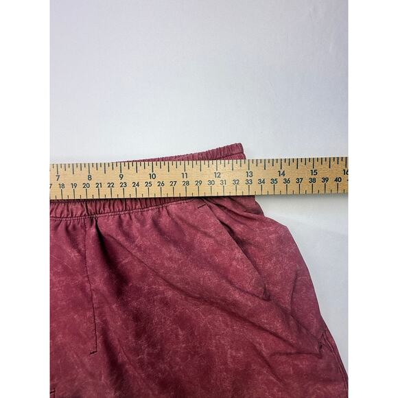 Lululemon T.H.E. Short 7” Linerless – Mineral Wash Red/Maroon Size Medium - Picture 3 of 11